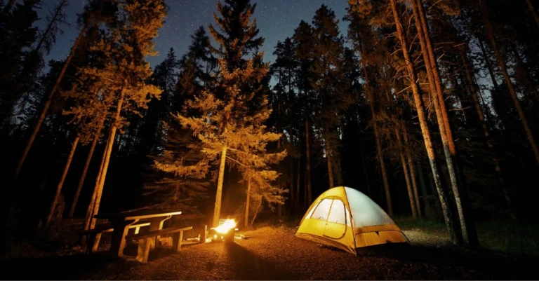 BIWAK, GÓRY, JEZIORO? 5 RZECZY, KTÓRE URATUJĄ TWÓJ OUTDOOROWY WEEKEND