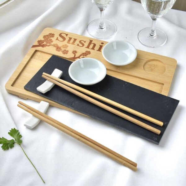 Zestaw do sushi dla 2 osób – deski, pałeczki, miseczki - obrazek 2